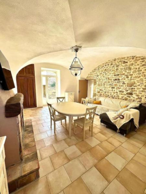 Le Gîte Mas de Novis Vieux Mas du XVIIIe siècle